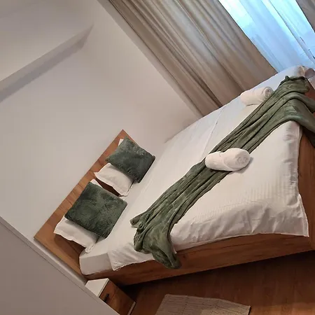 Apartment Lena 3 *