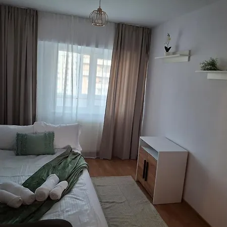 Lena 3 Apartment *